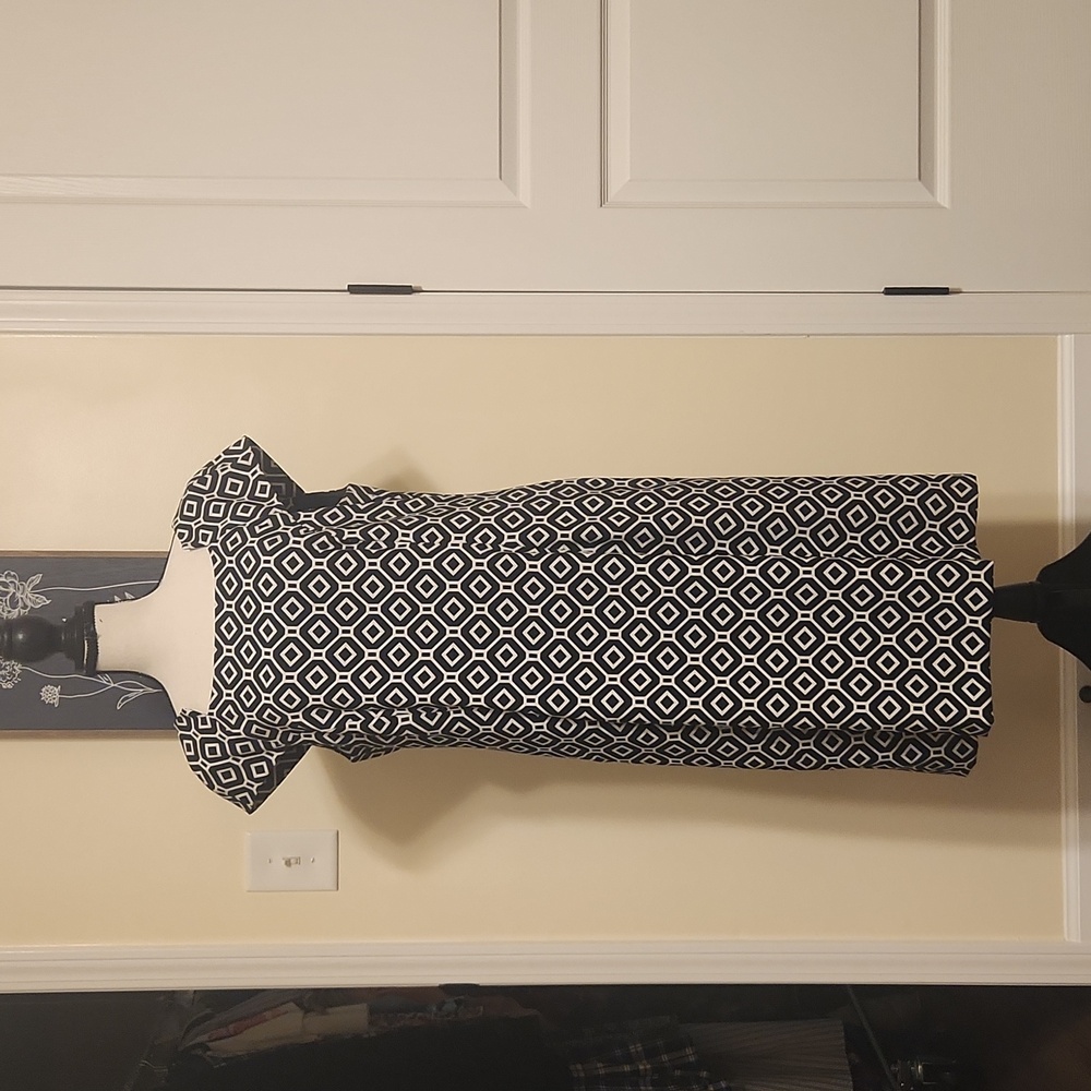 Kasper geometric pattern black/white dress, size 10